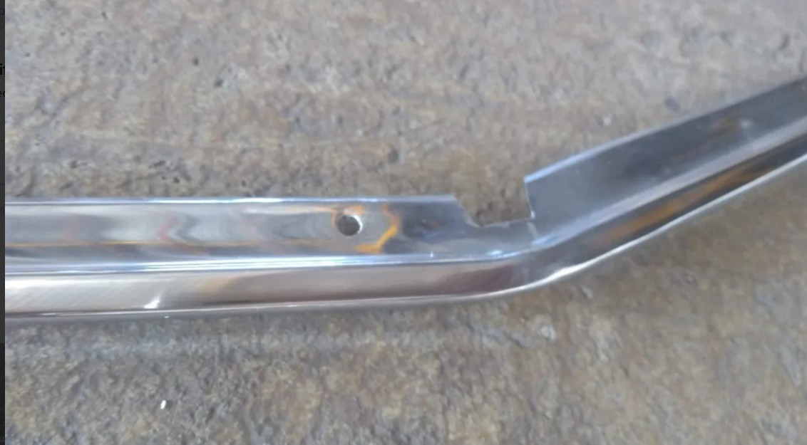 Friso Do Capo Do Dogde 1976 Novo